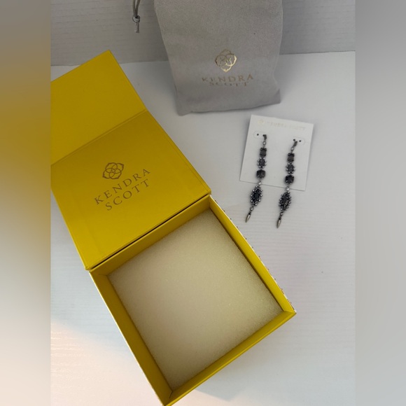 ✨NEW NEVER WORN✨ Kendra Scott Vintage Inspired Linear Earrings - Picture 2 of 5